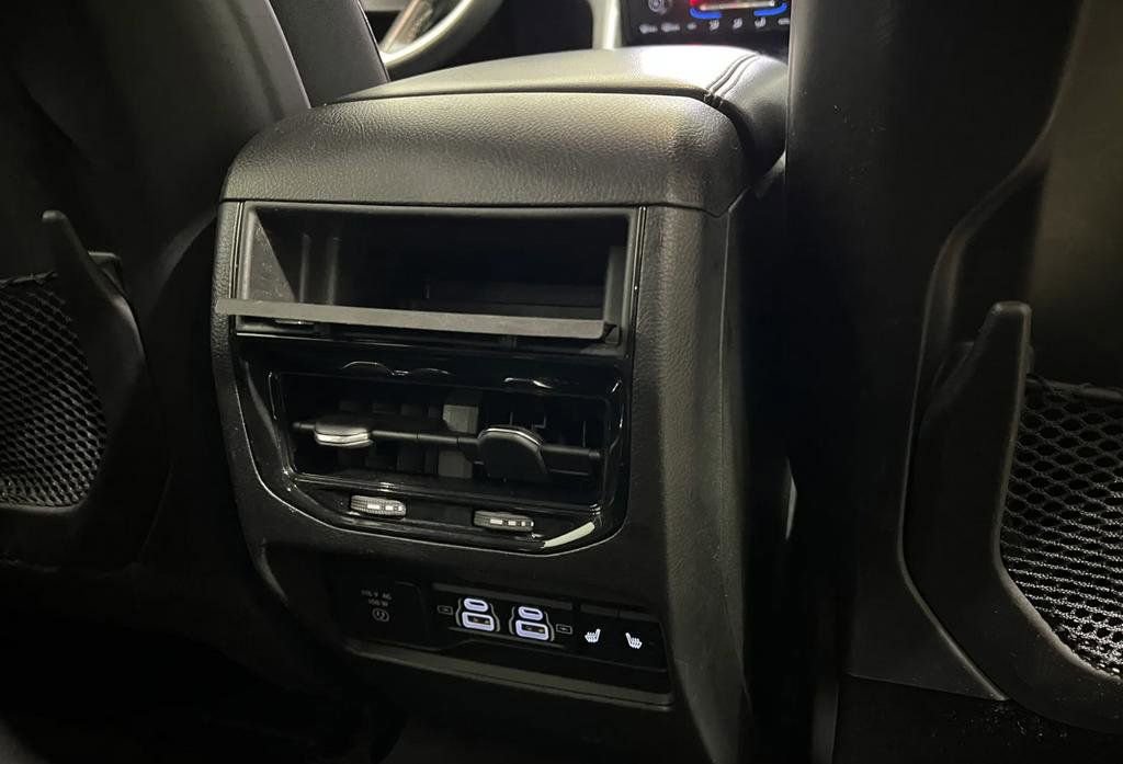 Used 2023 Jeep Grand Cherokee L Limited image 6