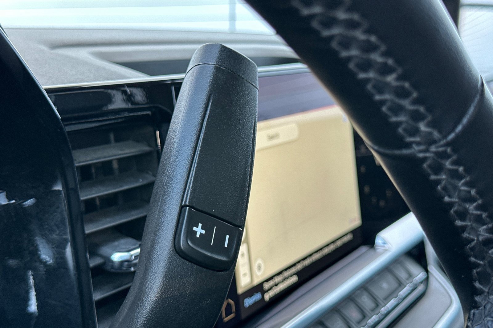 Used 2024 GMC Sierra 1500 SLT image 31