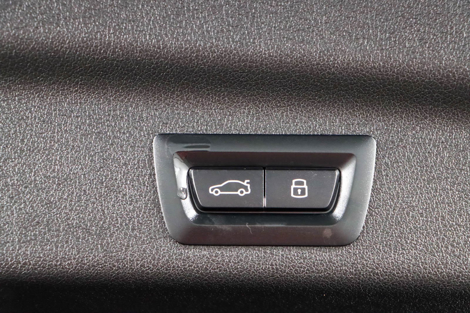 Used 2023 BMW X1 xDrive28i w/ Premium Package image 29