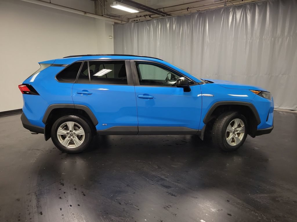 Used 2021 Toyota RAV4 LE AWD/4WD image 9