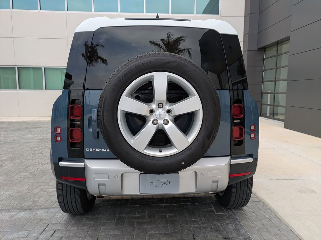 Used 2025 Land Rover Defender 110 S image 6
