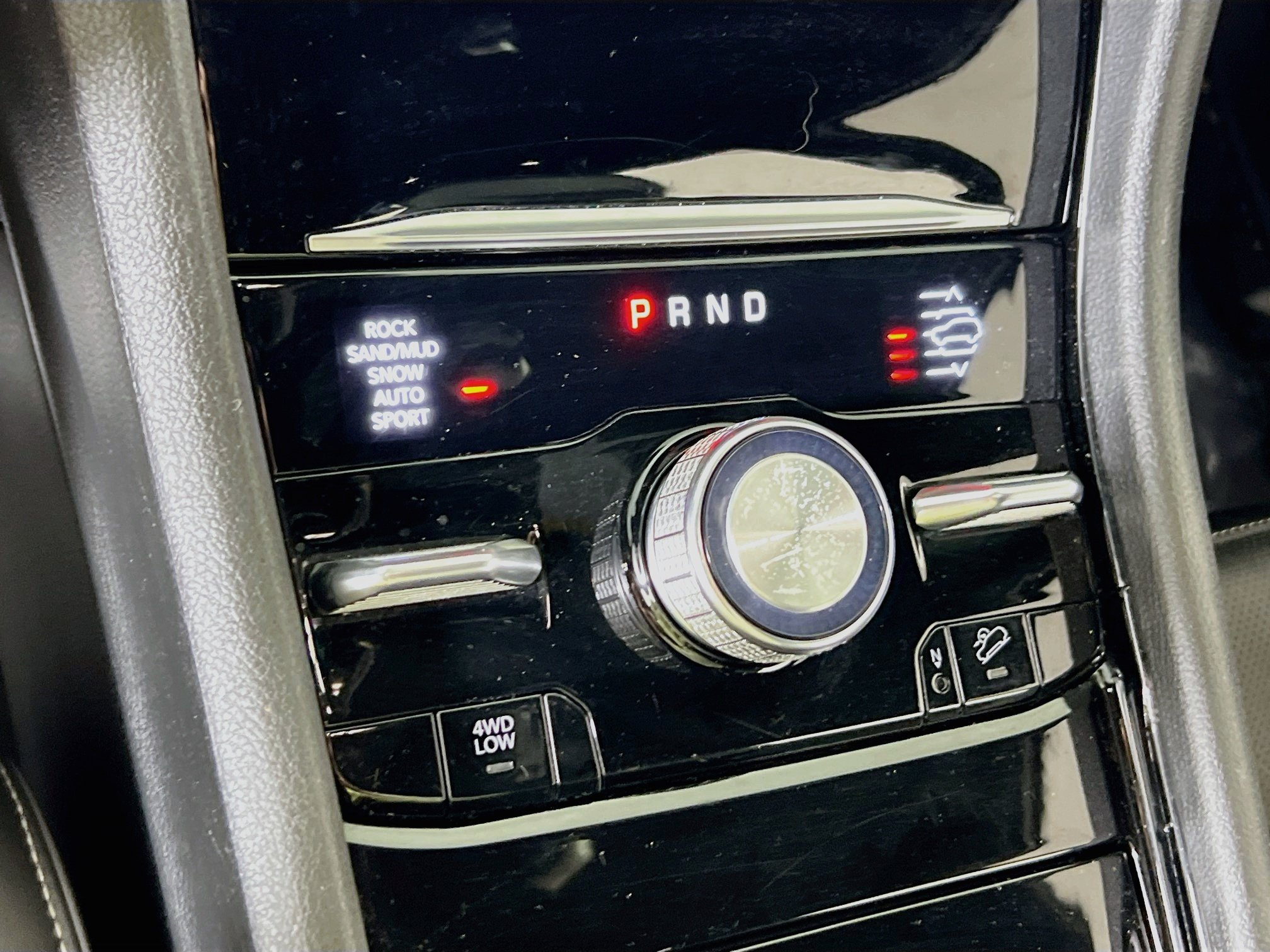 Used 2023 Jeep Grand Cherokee Overland AWD/4WD image 17