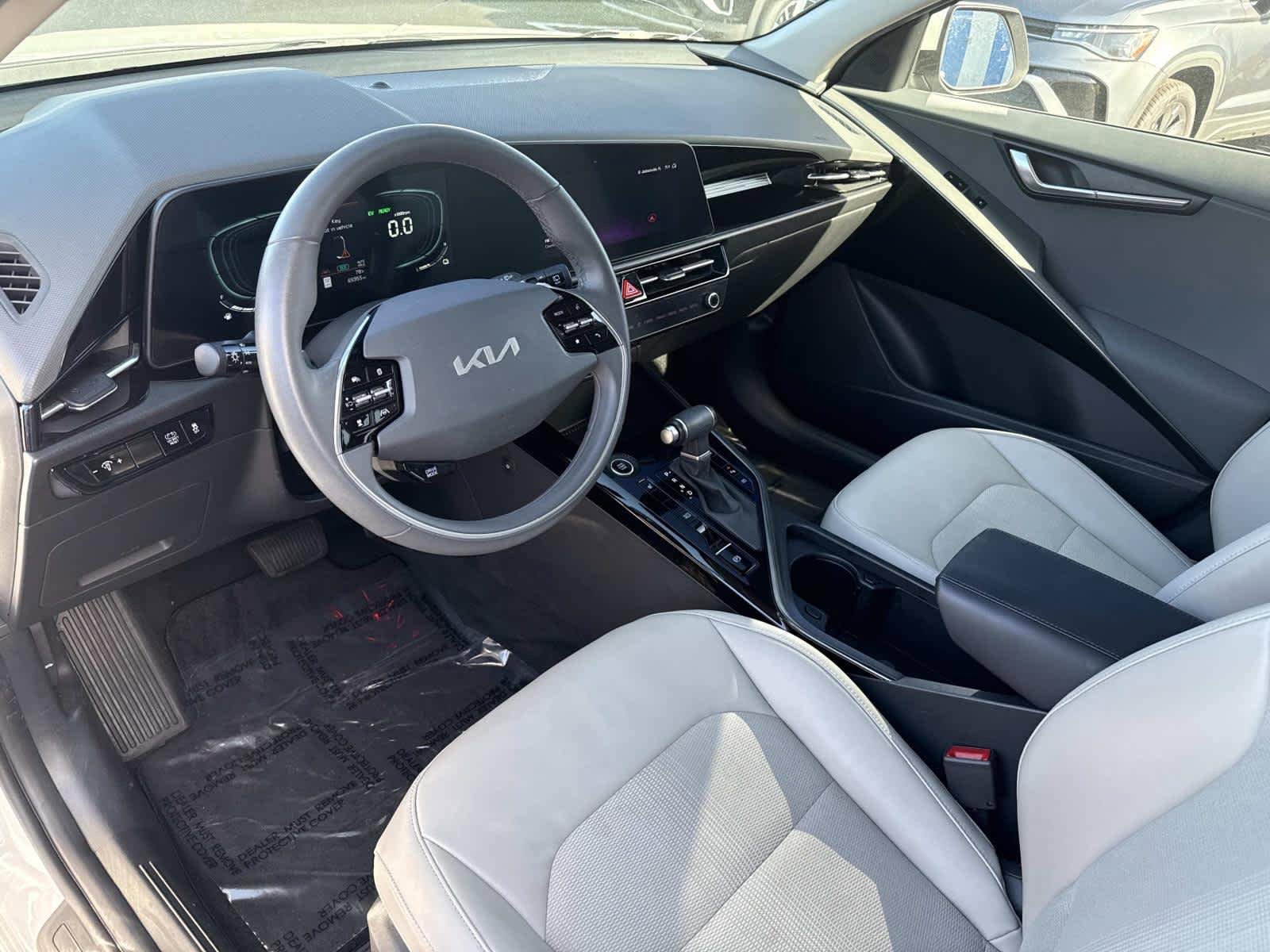 Used 2023 Kia Niro EX FWD image 21