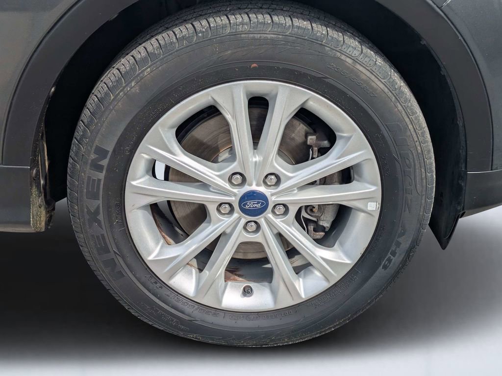 Used 2018 Ford Escape SEL w/ Ford Safe & Smart Package AWD/4WD image 11