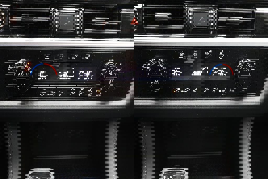 Used 2024 Nissan Pathfinder SL w/ SL Premium Package image 26