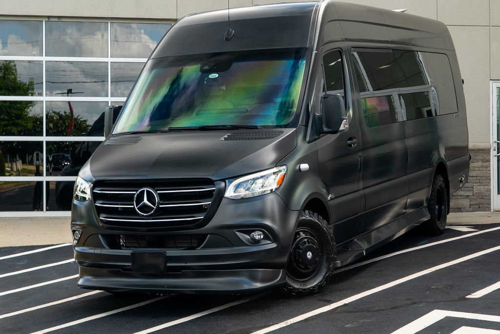 Used 2023 Mercedes-Benz Sprinter 3500 image 2