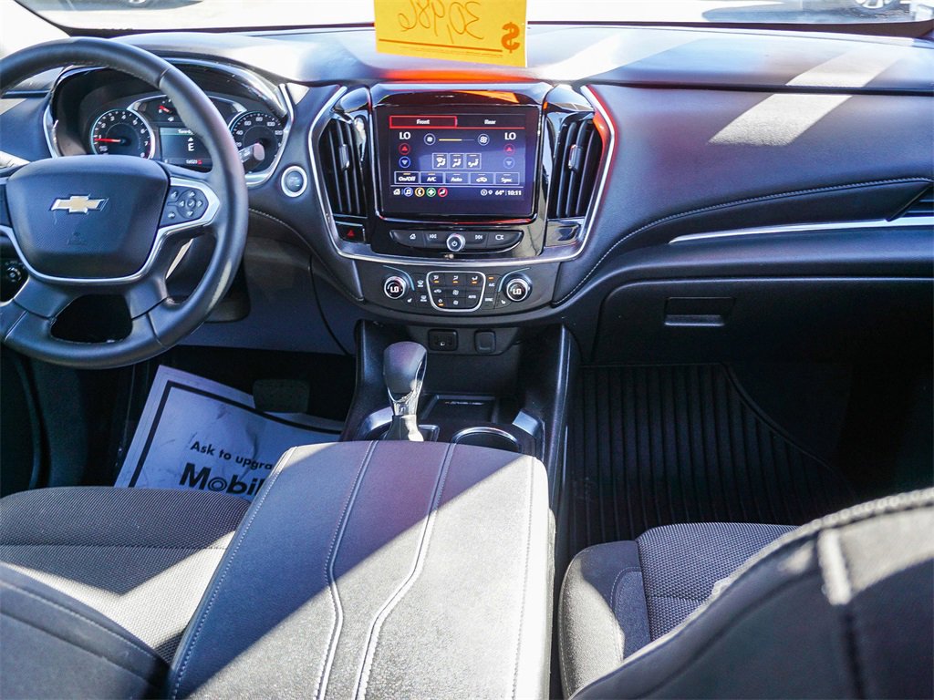 Used 2023 Chevrolet Traverse LT image 14