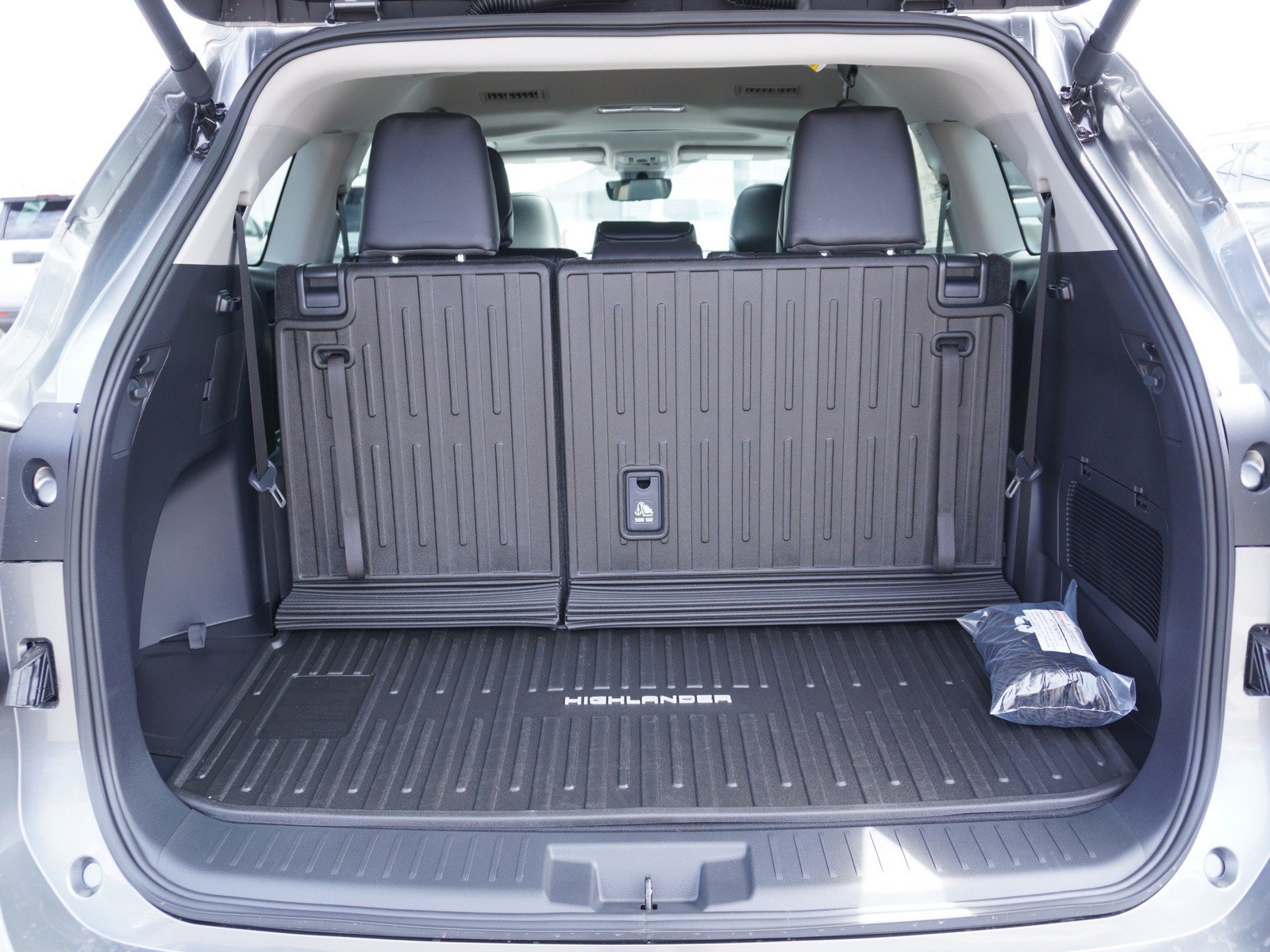 New 2026 Toyota Highlander XLE AWD/4WD image 11
