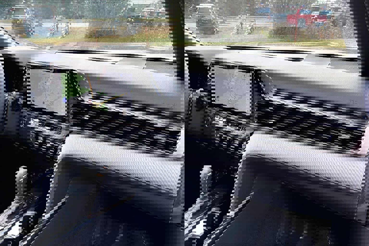 Used 2025 Toyota Camry SE image 18