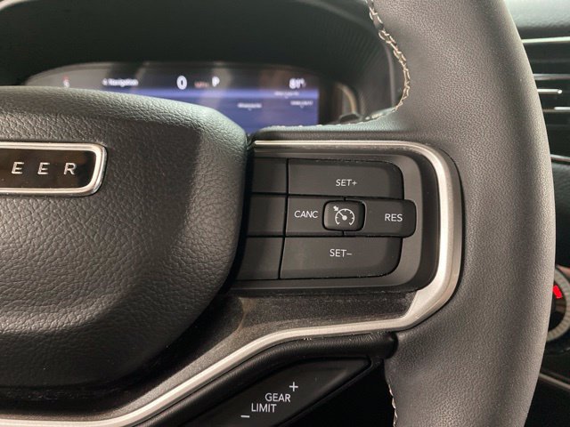 Used 2023 Jeep Wagoneer 4WD w/ Premium Group I image 44