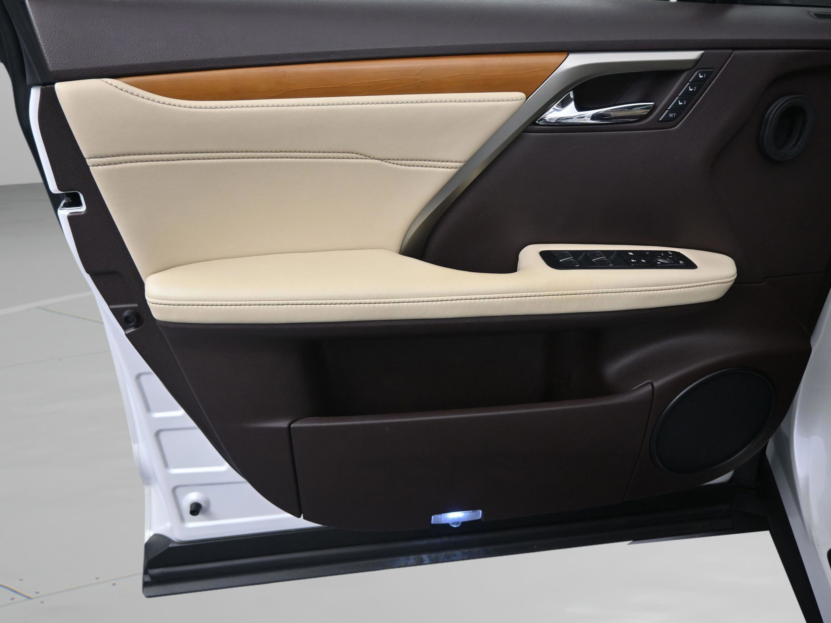 Used 2017 Lexus RX 350 FWD w/ Premium Package image 31