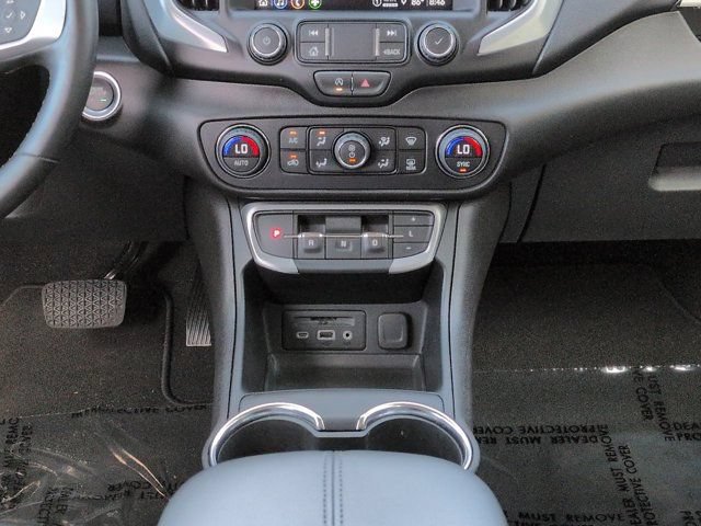 Used 2024 GMC Terrain SLT w/ Tech Package FWD image 18