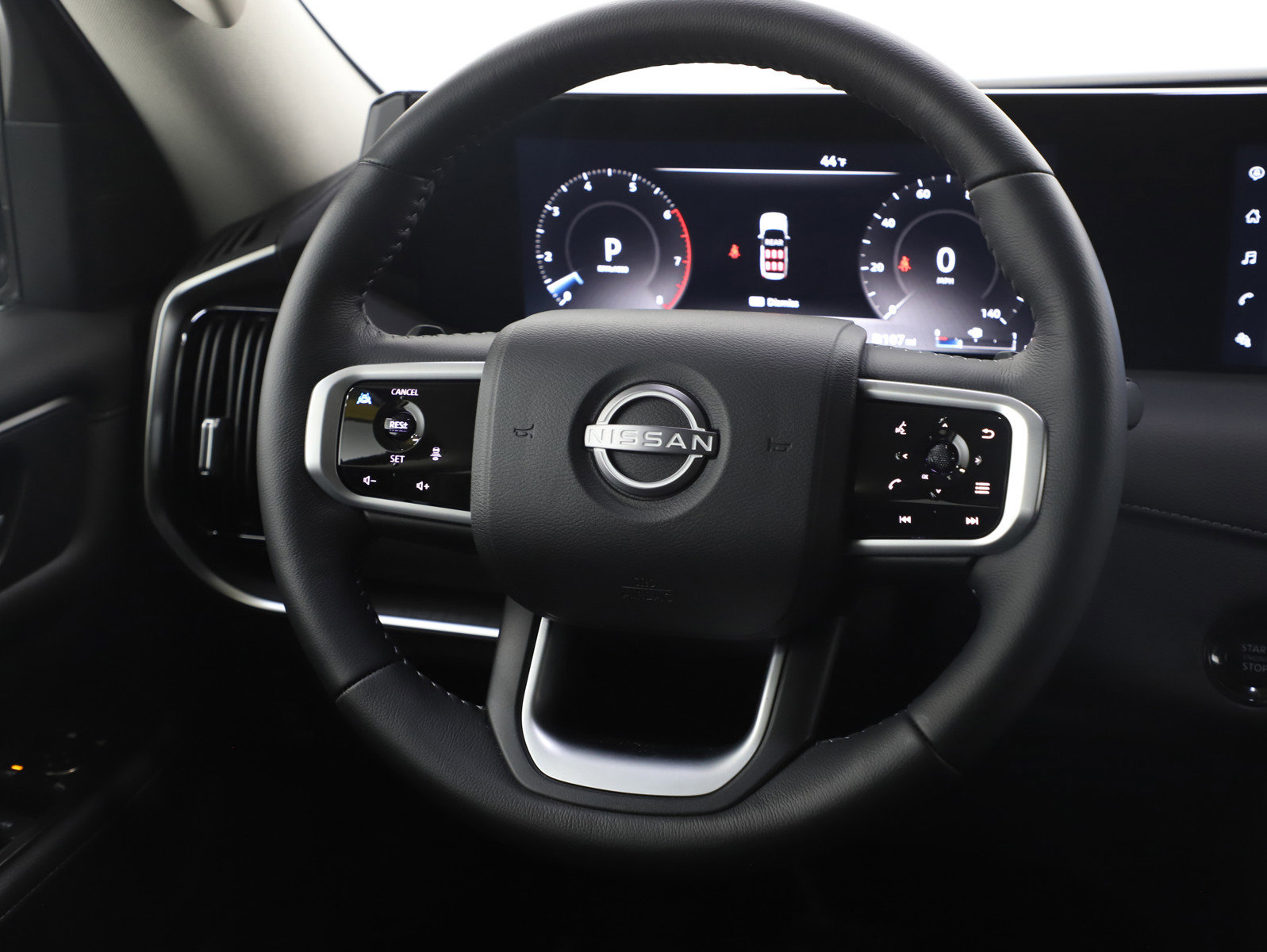 Used 2025 Nissan Armada SV image 15