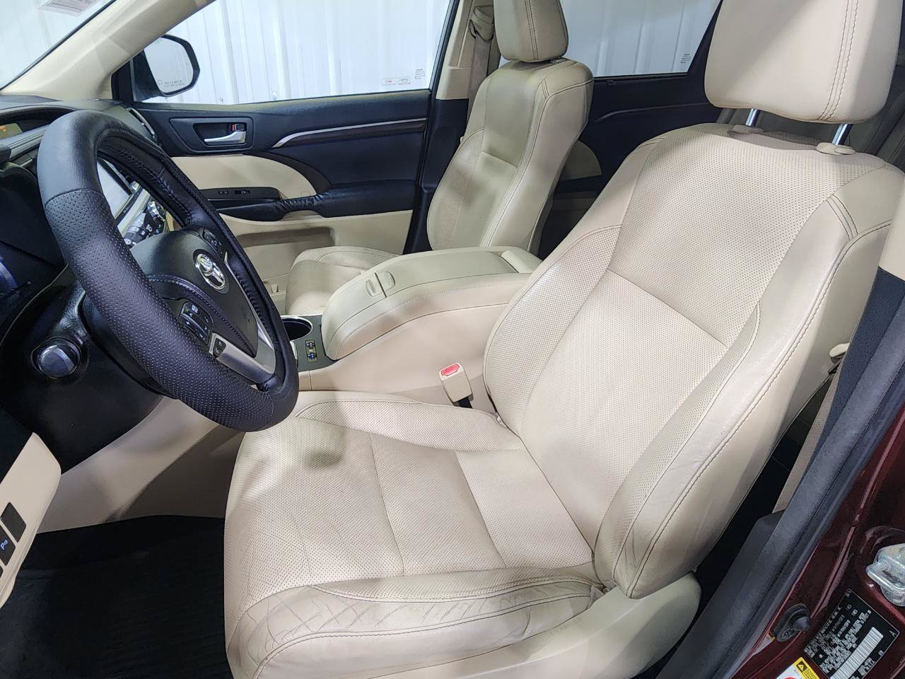 Used 2015 Toyota Highlander Limited AWD/4WD image 27