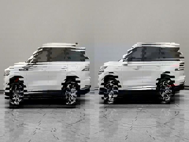 New 2026 Lincoln Aviator AWD image 9