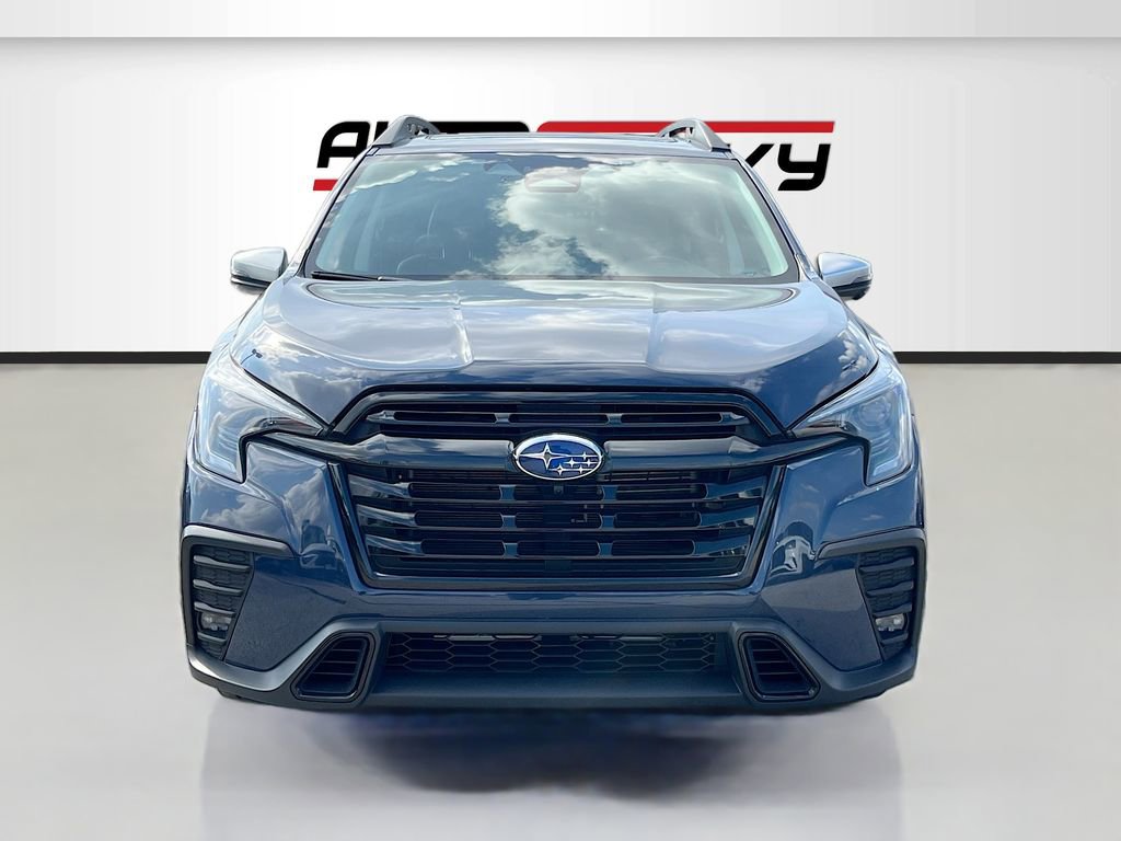 Used 2023 Subaru Ascent Touring image 2