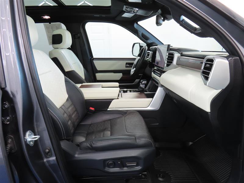 Used 2023 Toyota Sequoia Capstone AWD/4WD image 42