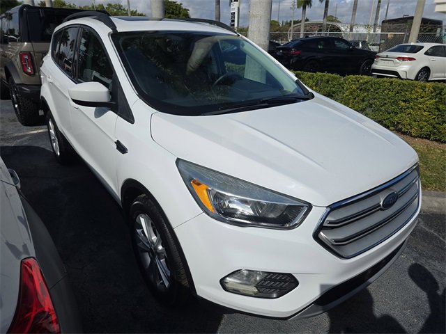 Used 2018 Ford Escape SE image 2