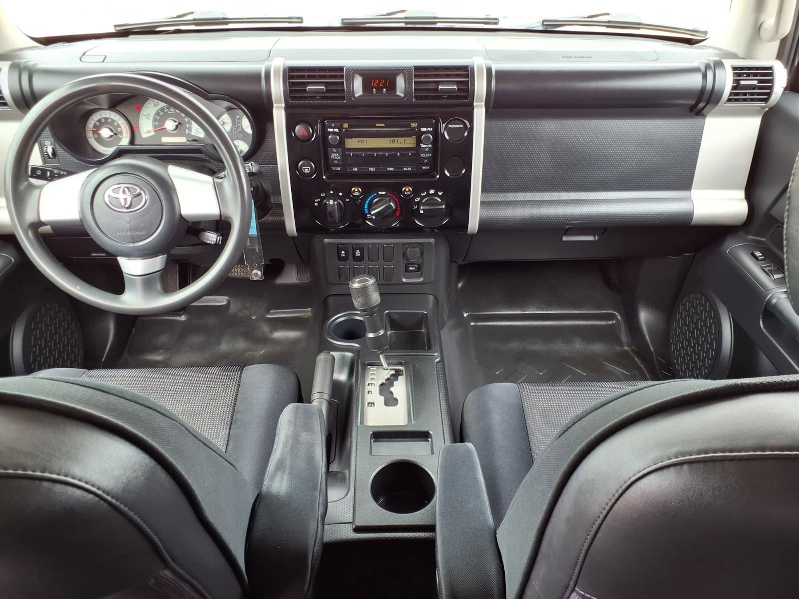 Used 2010 Toyota FJ Cruiser 2WD image 9