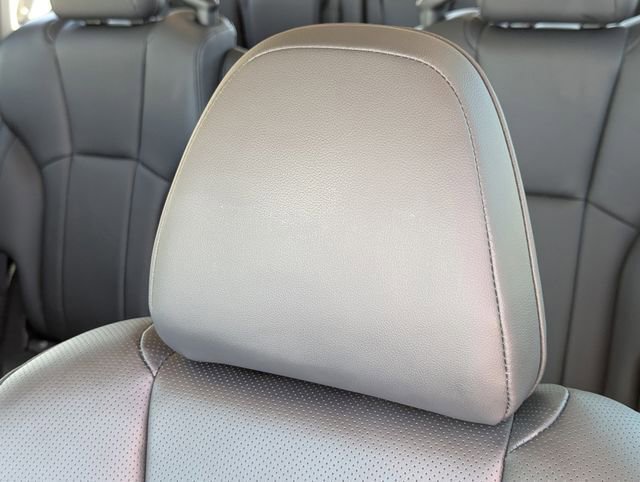 Certified 2025 Subaru Ascent Bronze Edition w/ Onyx Package AWD/4WD image 15