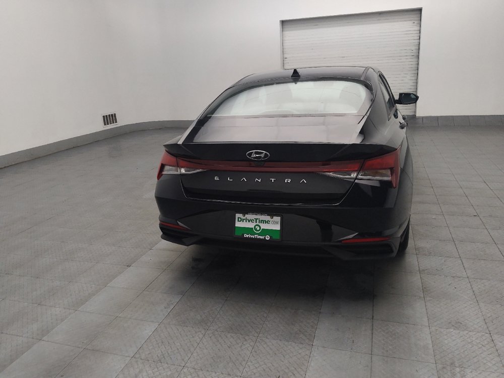 Used 2022 Hyundai Elantra SEL FWD image 7