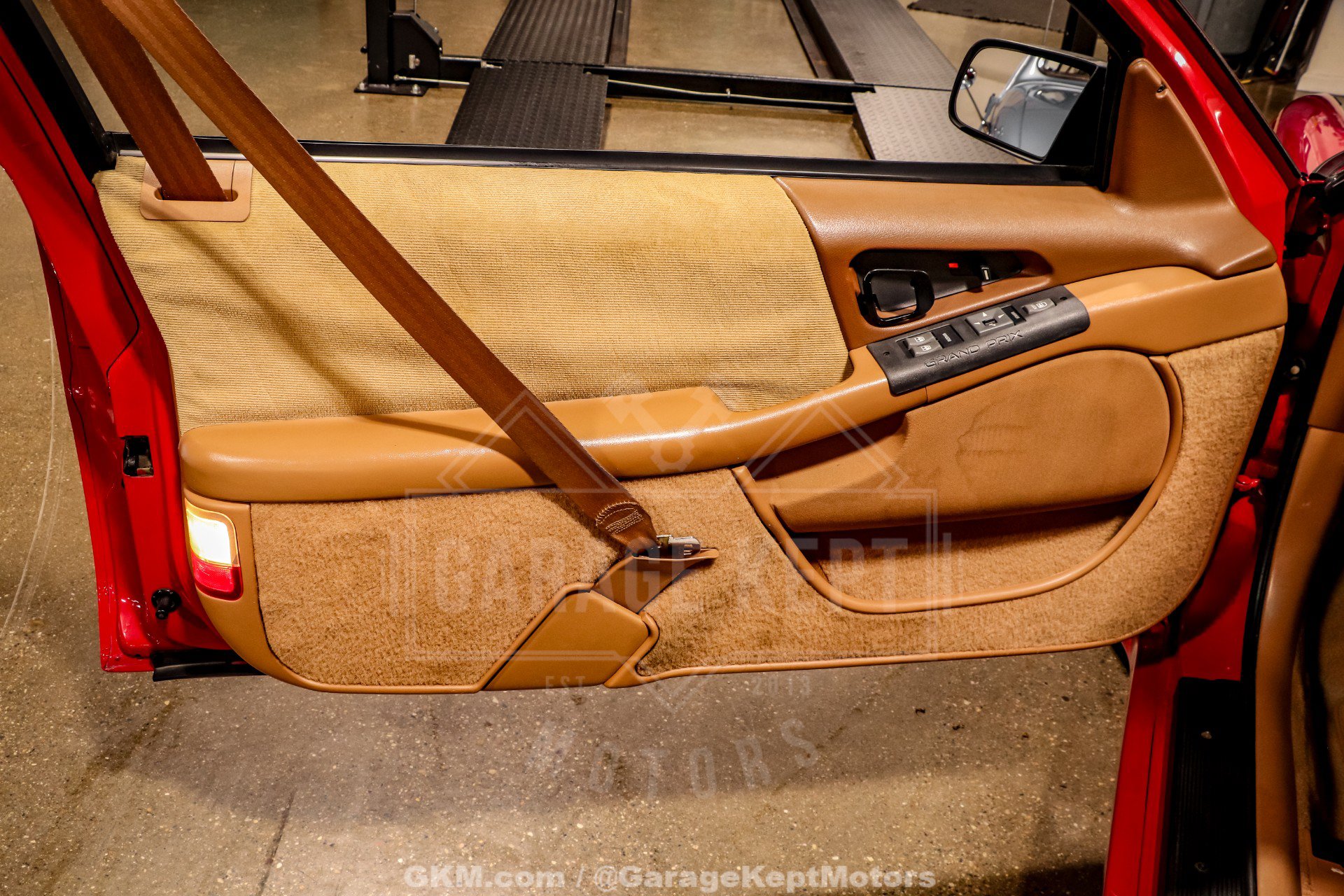 Used 1990 Pontiac Grand Prix SE FWD image 95