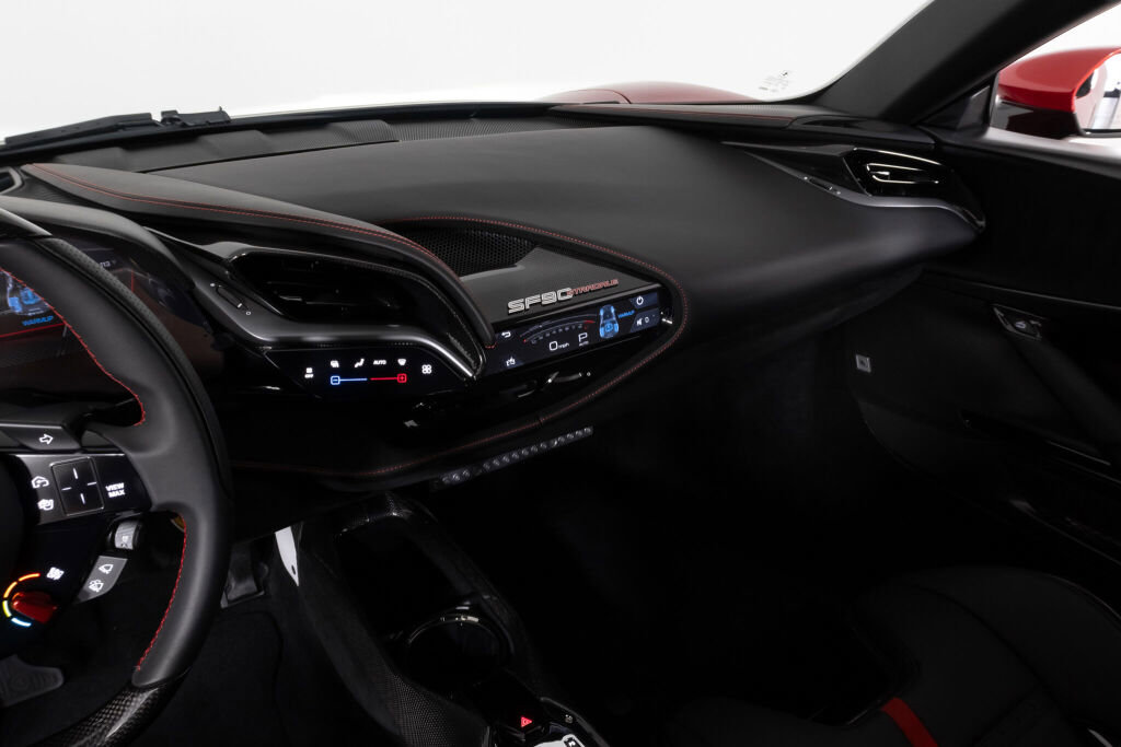Used 2023 Ferrari SF90 Stradale image 39