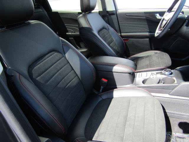 Used 2022 Ford Escape SEL w/ SEL Stealth AWD Package image 9