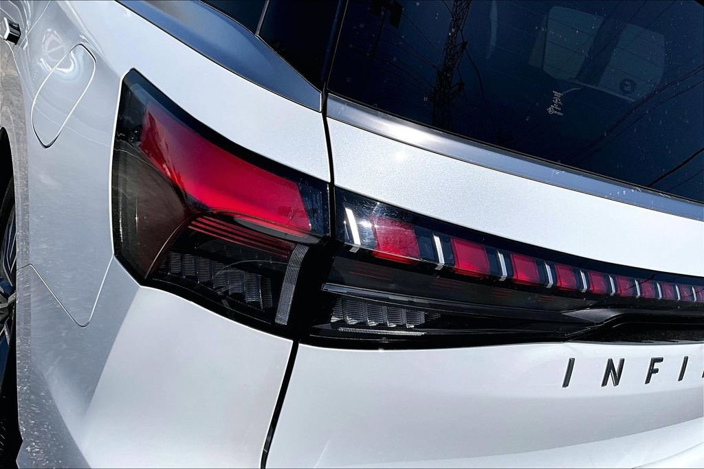 Certified 2025 INFINITI QX80 Sensory AWD/4WD image 43