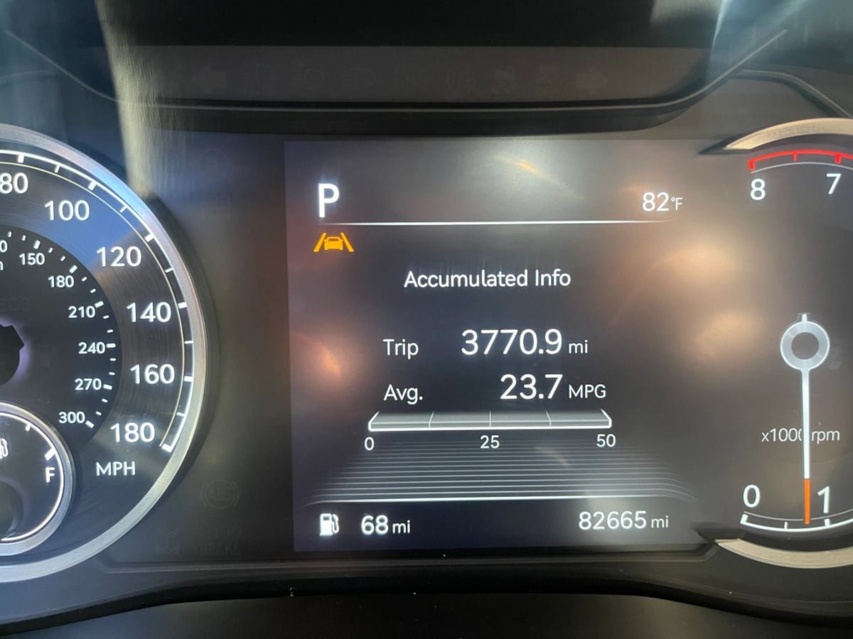 Used 2022 Genesis G70 2.0T w/ Prestige Package RWD image 26