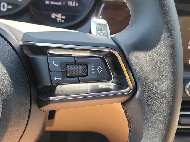 Certified 2023 Porsche Macan AWD/4WD image 30