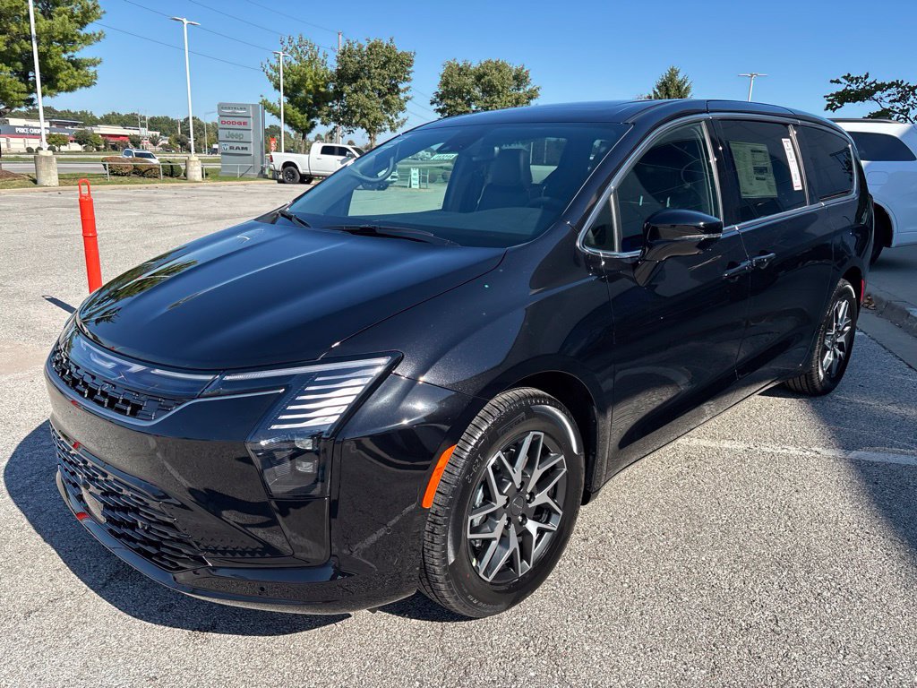 New 2027 Chrysler Pacifica Limited w/ Family Tech Group FWD image 8