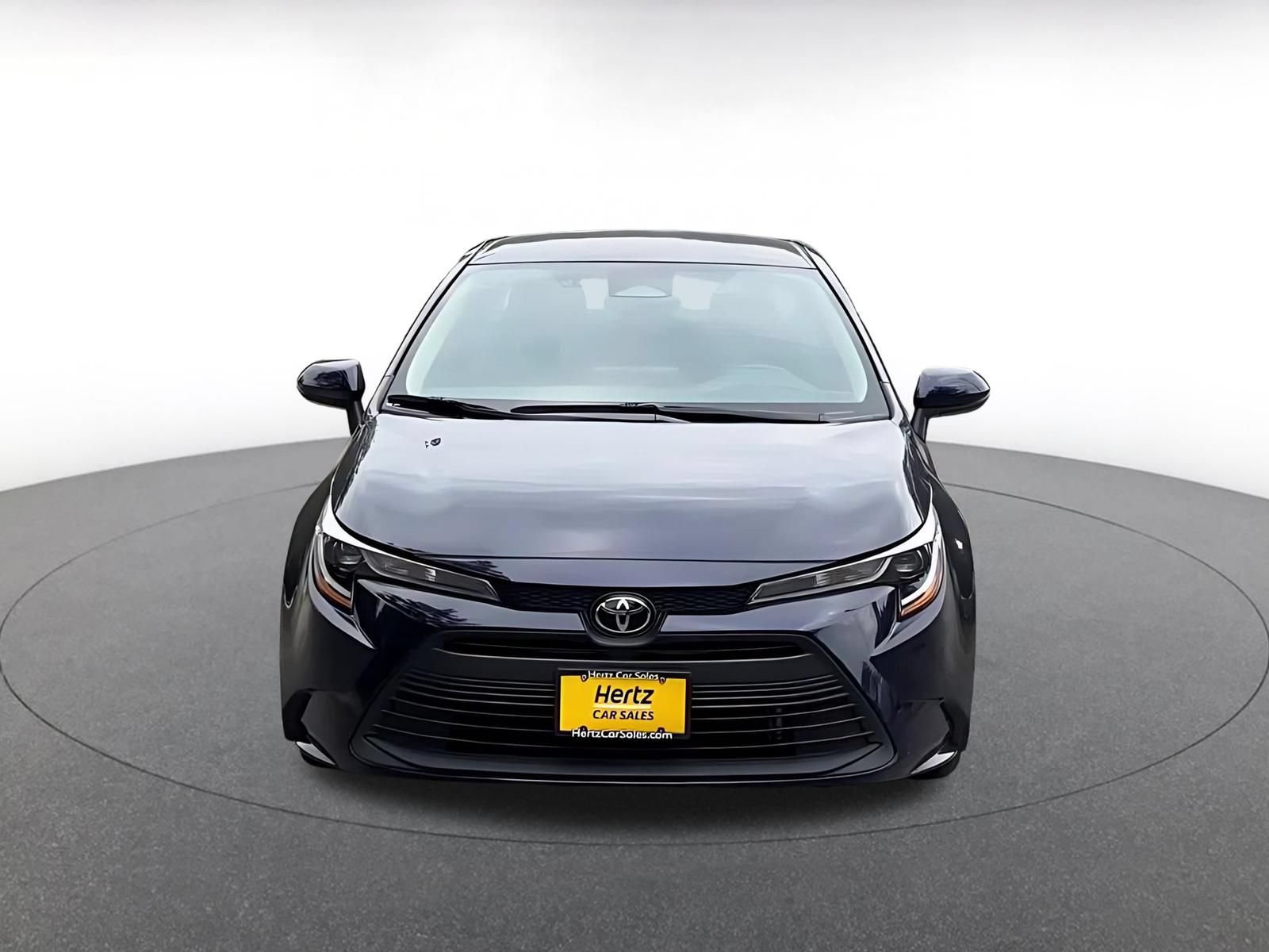 Used 2025 Toyota Corolla LE FWD image 4