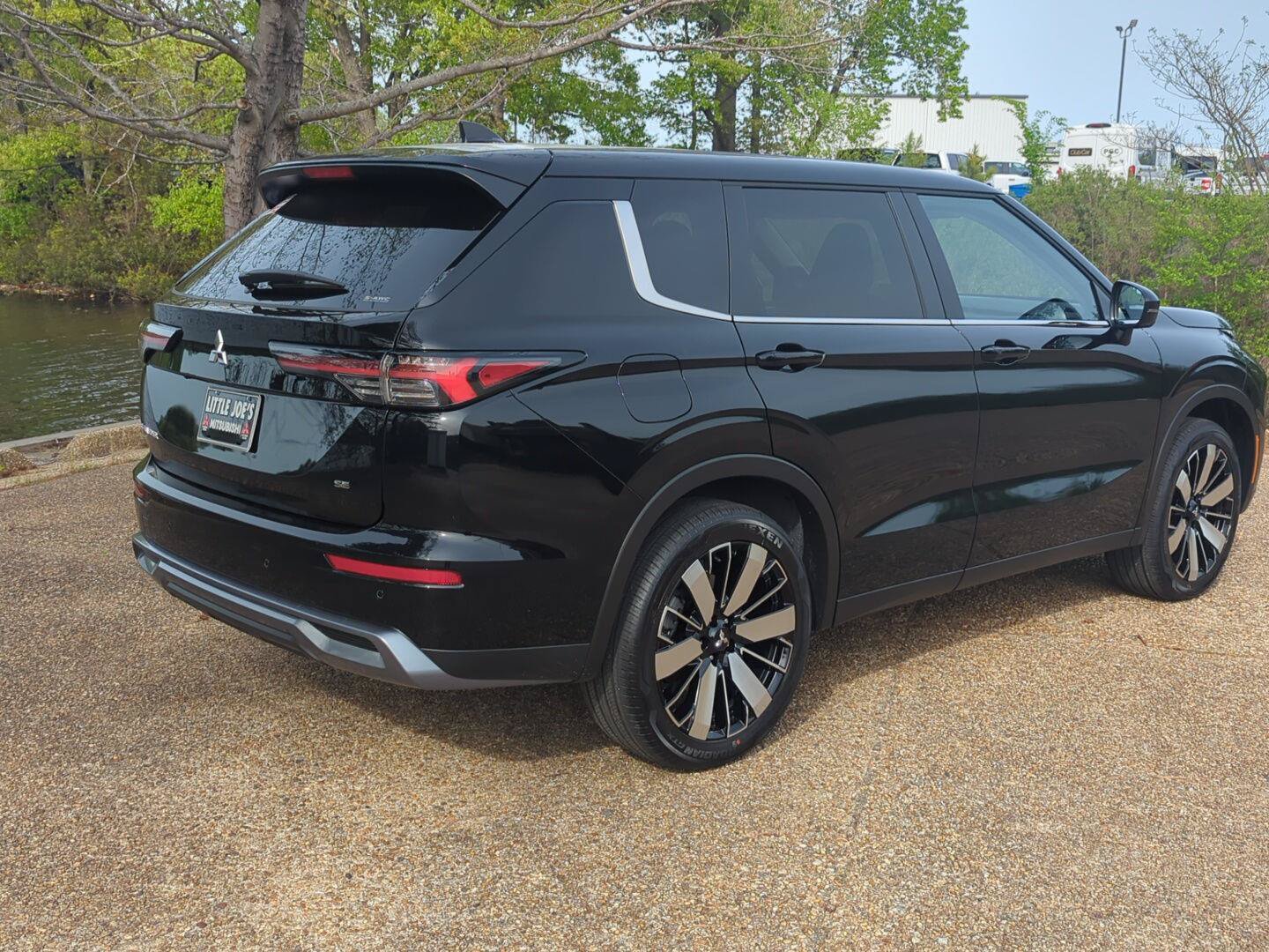 New 2026 Mitsubishi Outlander SE AWD/4WD image 3