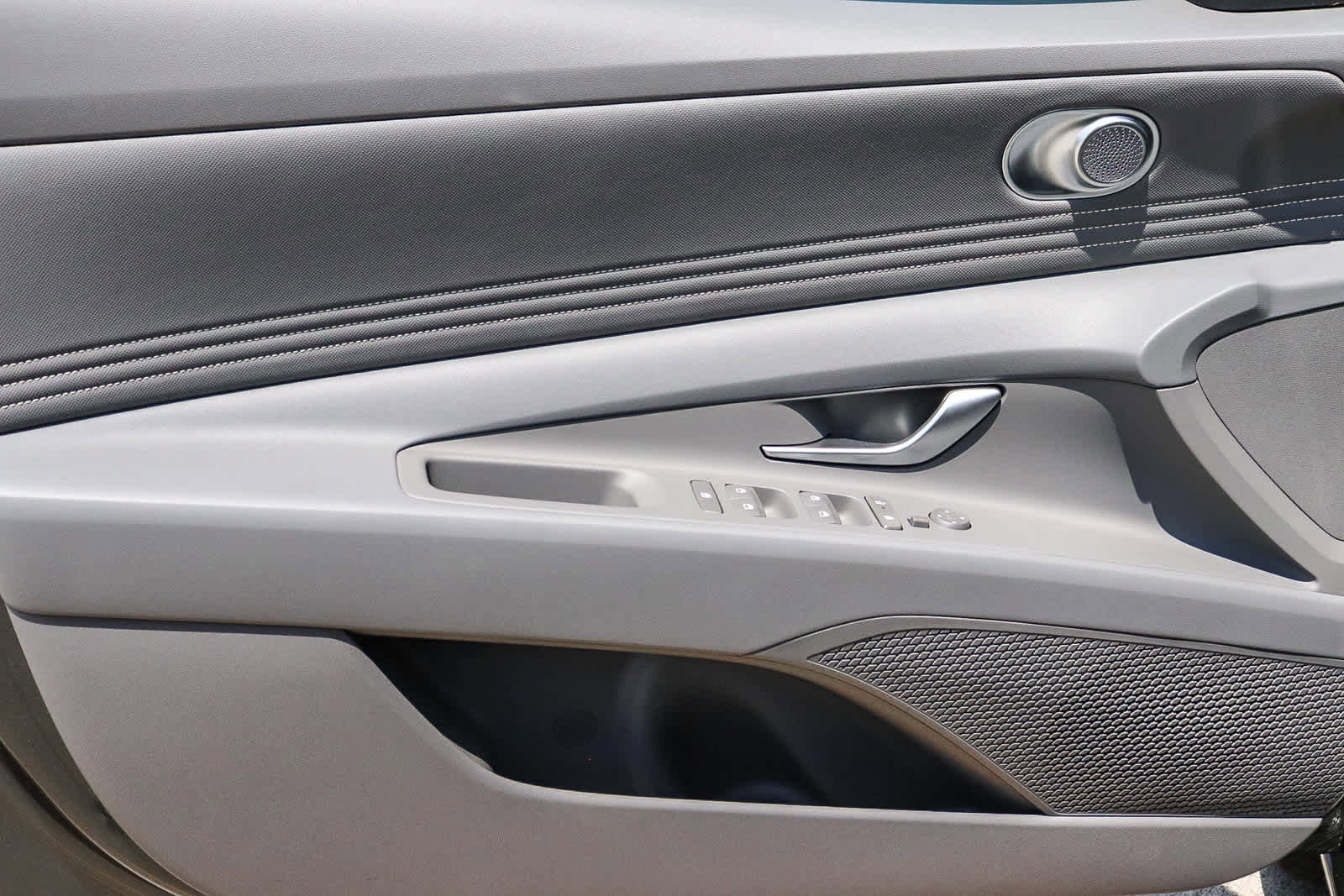 New 2026 Hyundai Elantra Sport FWD image 24