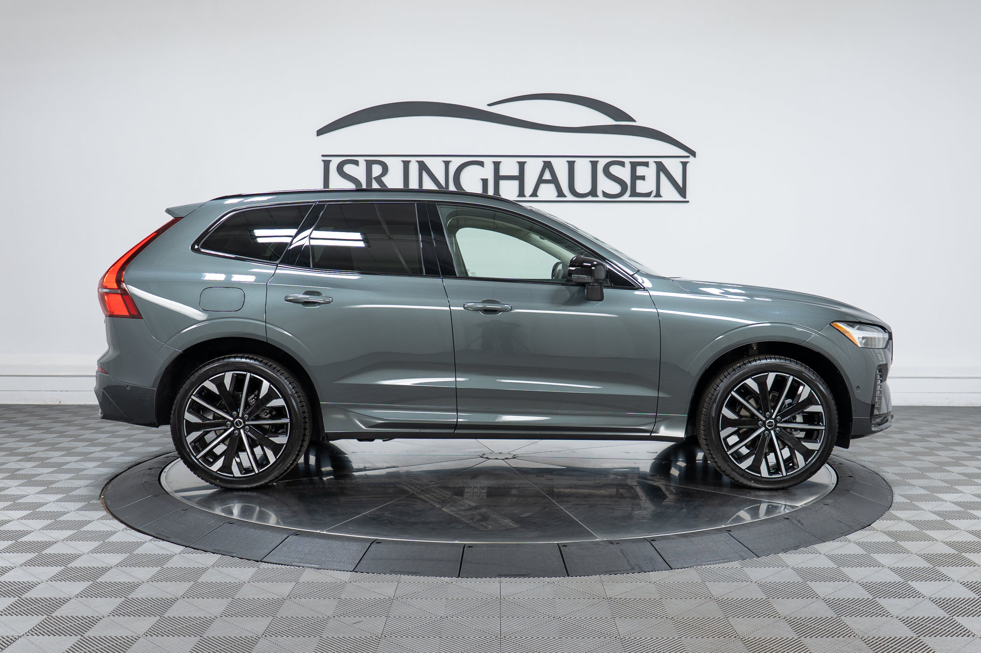 New 2027 Volvo XC60 B5 Ultra AWD/4WD image 4