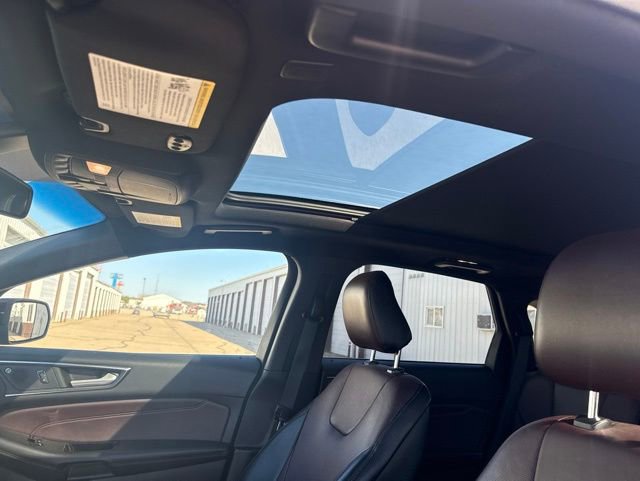 Used 2020 Ford Edge Titanium w/ Equipment Group 301A AWD/4WD image 17
