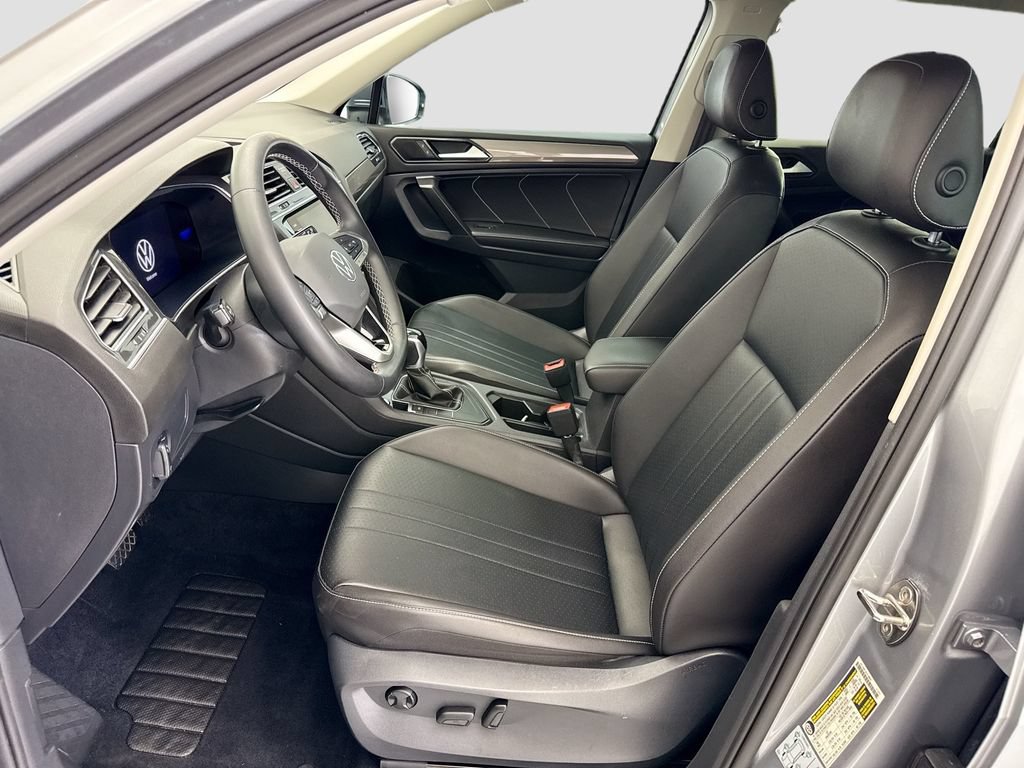 Used 2022 Volkswagen Tiguan SE FWD image 17