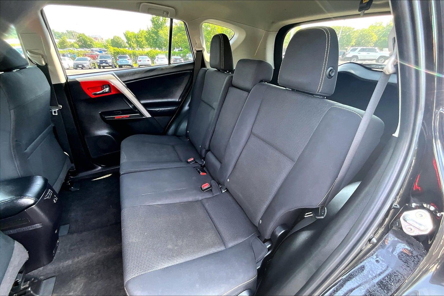 Used 2017 Toyota RAV4 XLE AWD/4WD image 25