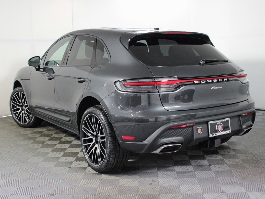 Used 2025 Porsche Macan image 3