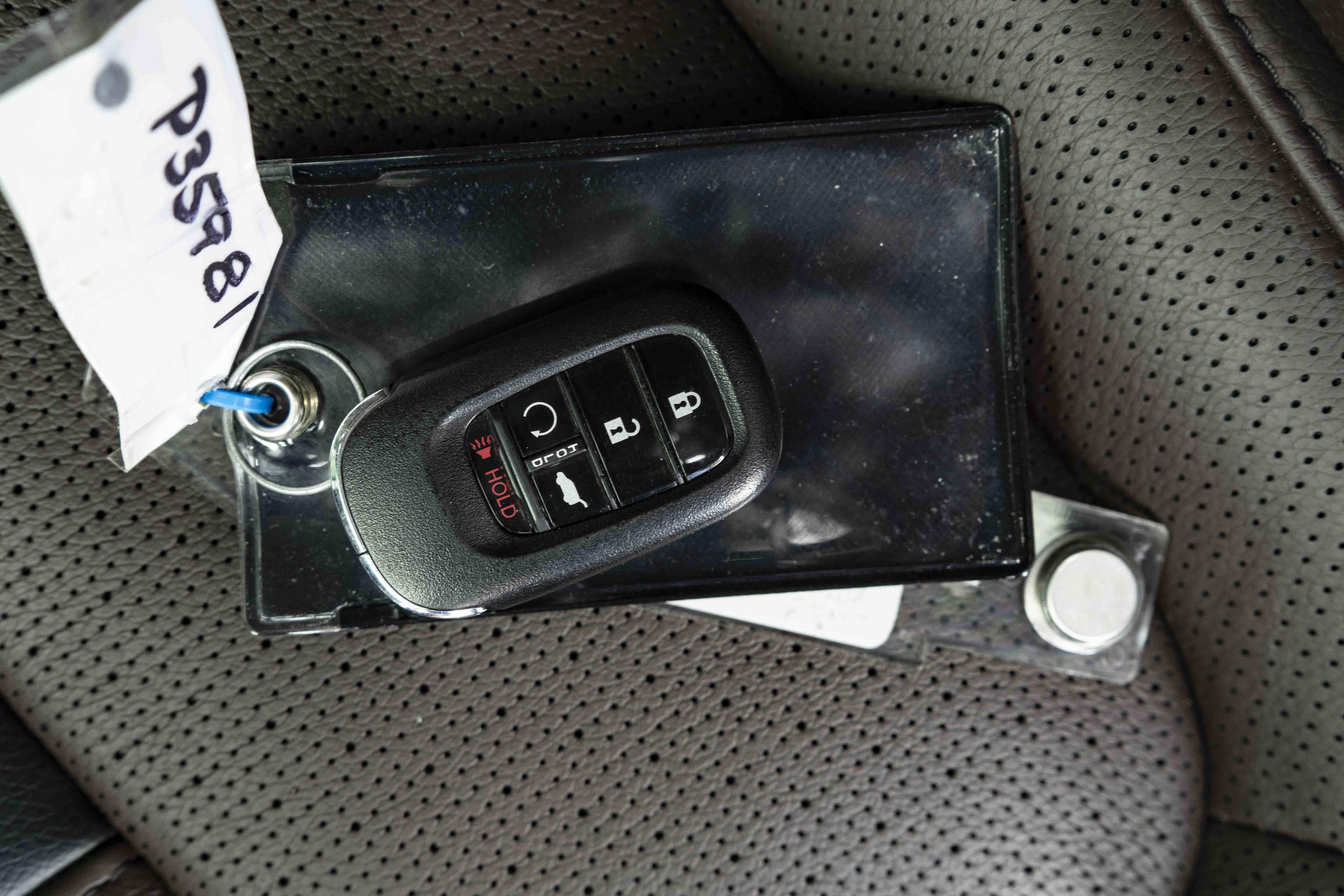 Used 2025 Honda Pilot Elite image 48