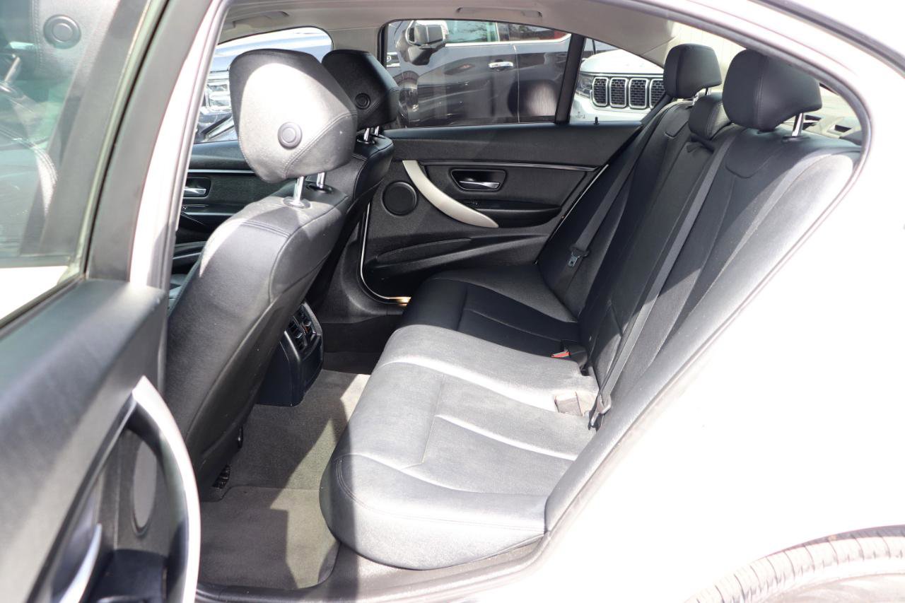 Used 2016 BMW 320i xDrive Sedan AWD/4WD image 12