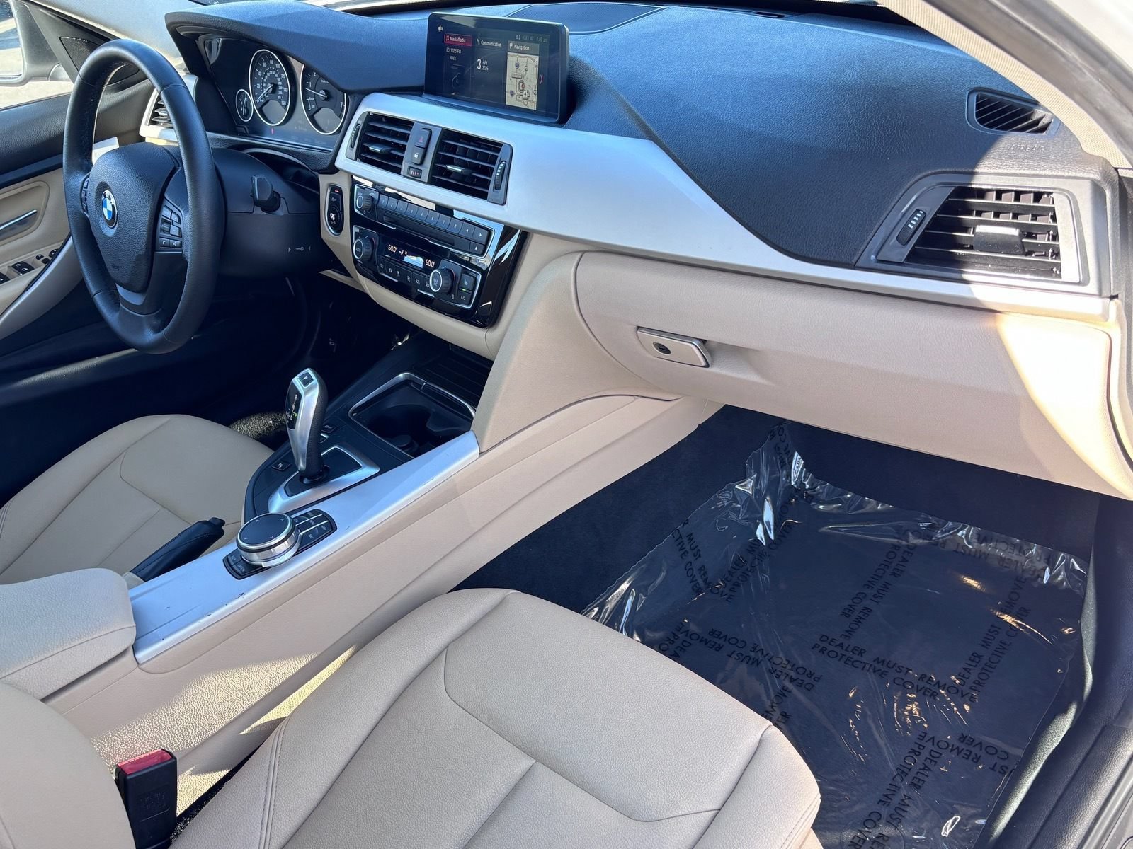 Used 2018 BMW 320i xDrive Sedan AWD/4WD image 13