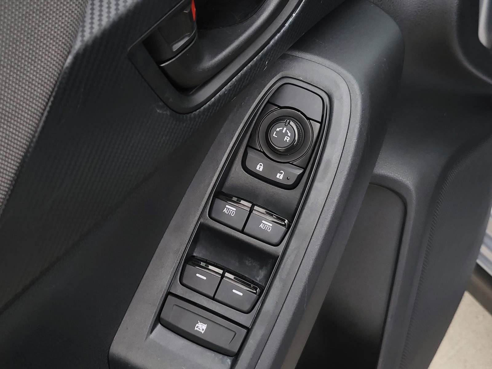 Certified 2025 Subaru Crosstrek 2.0i Premium image 17