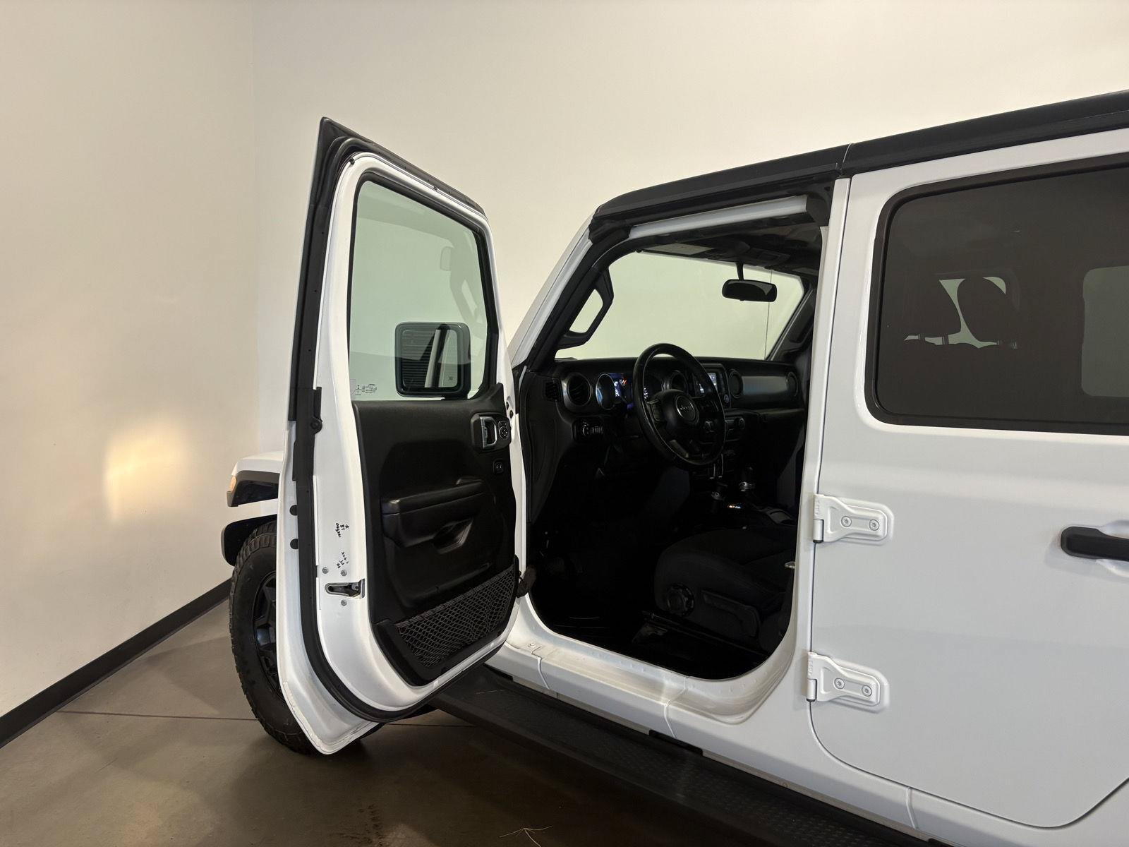 Used 2021 Jeep Gladiator Sport AWD/4WD image 12