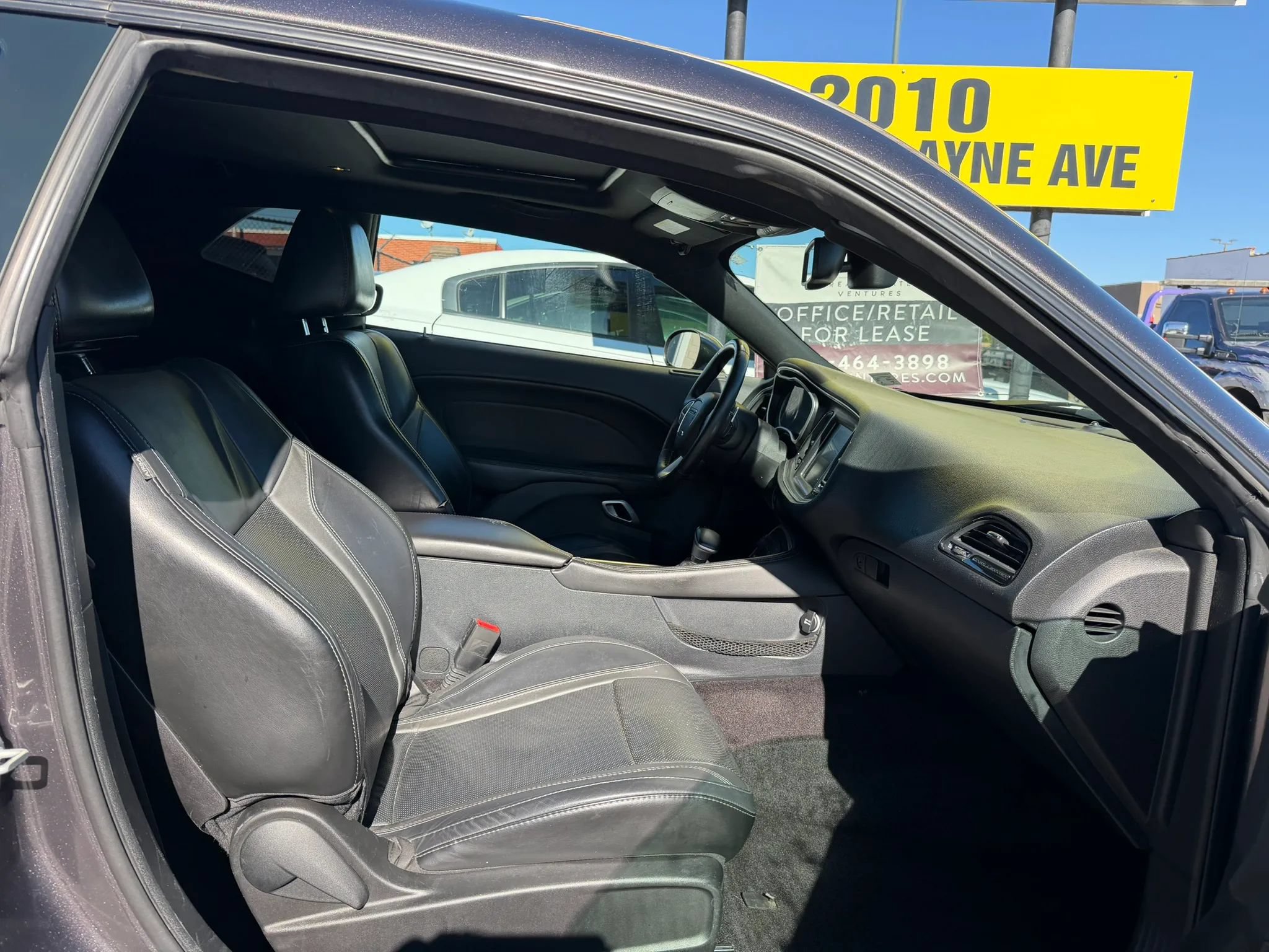 Used 2016 Dodge Challenger R/T Plus RWD image 9