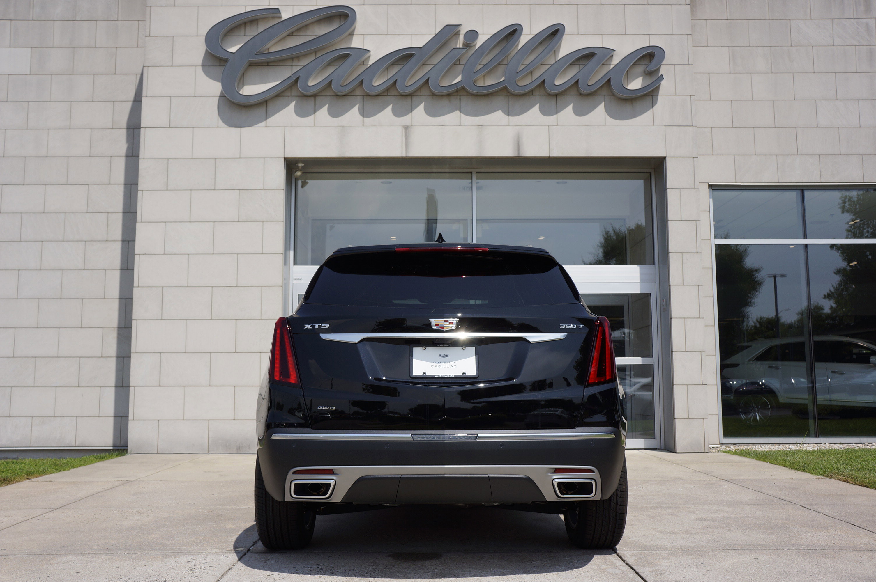 Used 2025 Cadillac XT5 Premium Luxury w/ Technology Package image 6