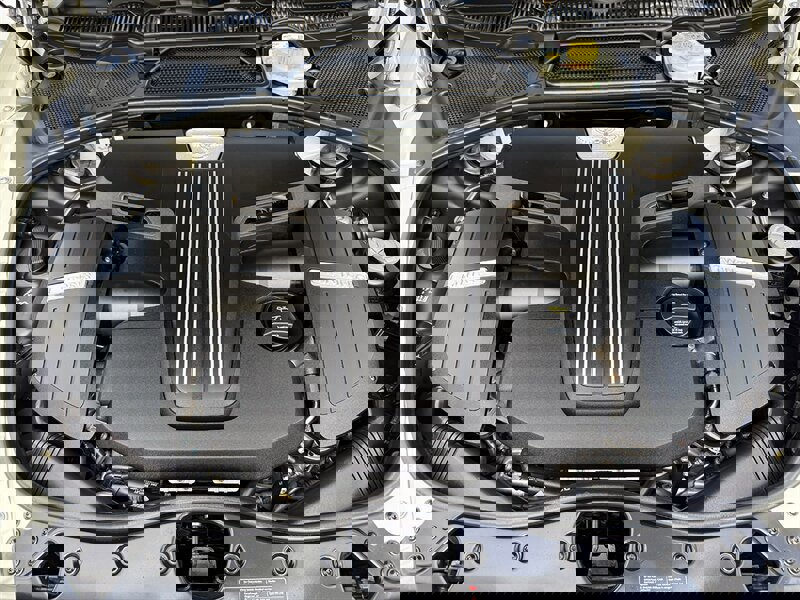 Used 2015 Bentley Continental GT image 28