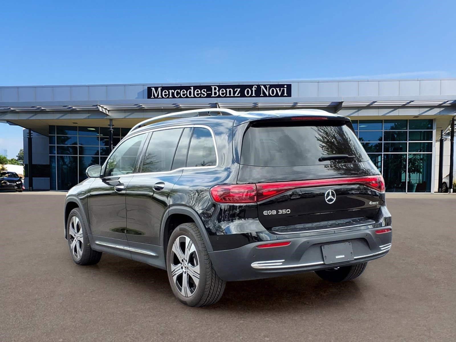 Certified 2025 Mercedes-Benz EQB 350 4MATIC SUV image 3