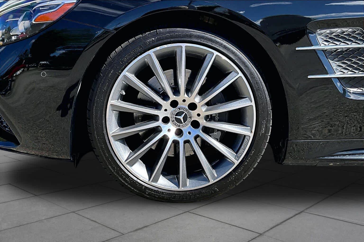 Used 2018 Mercedes-Benz SL 550 image 10